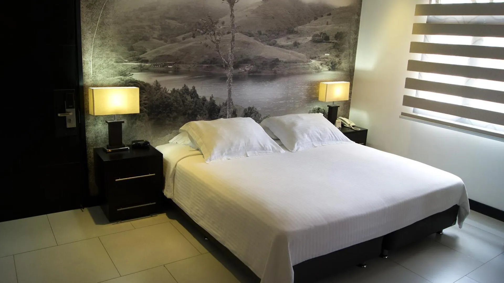 Aw Hotel Puerta De San Antonio Cali