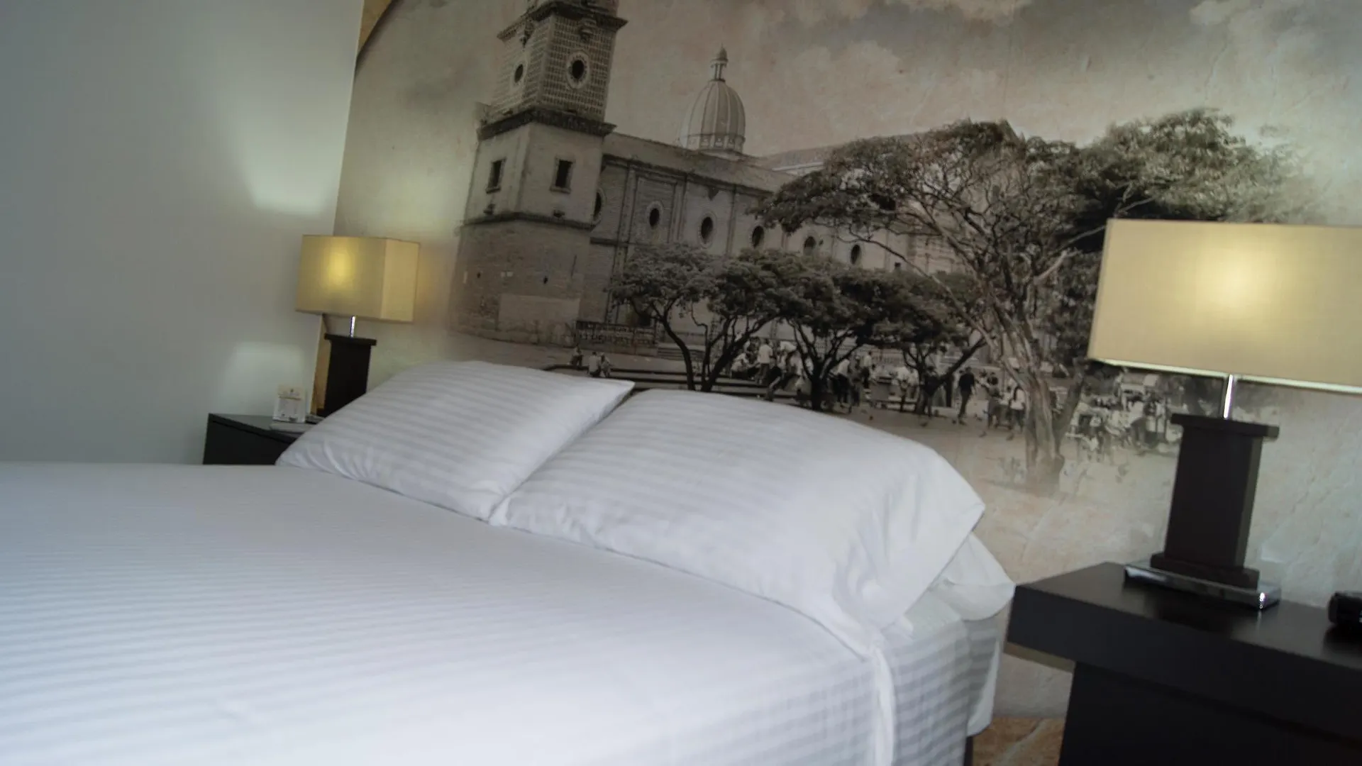 ****  Aw Hotel Puerta De San Antonio Cali Colombia