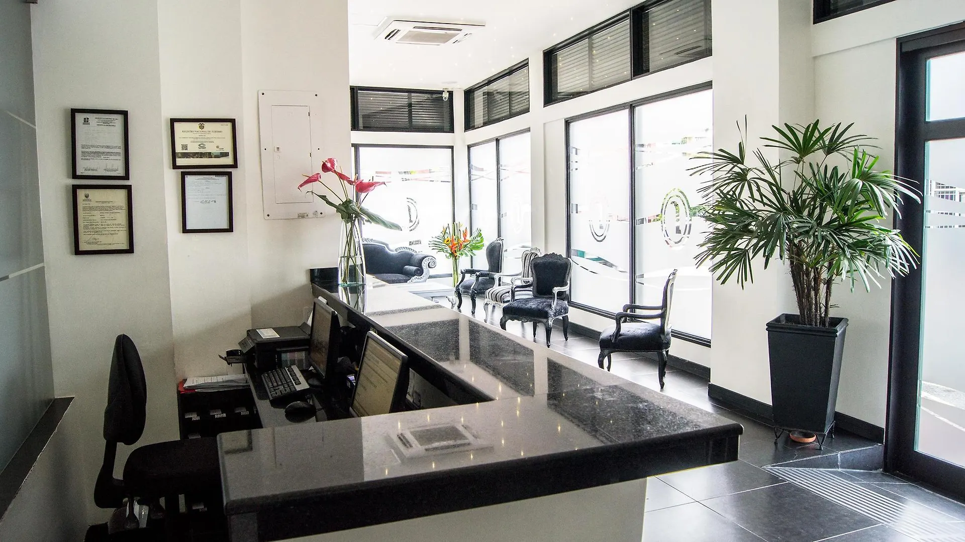 ****  Aw Hotel Puerta De San Antonio Cali Colombia